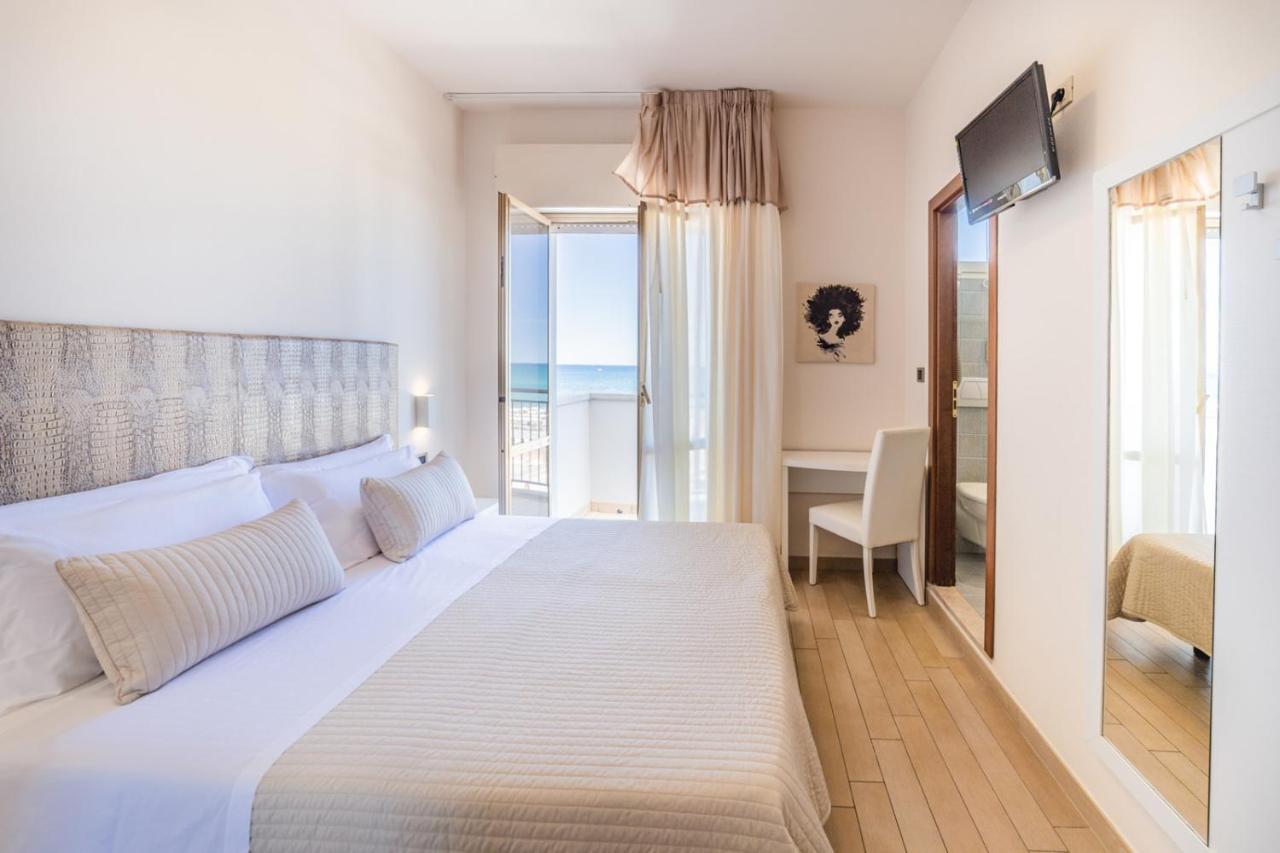 Hotel Soraya - Spiaggia Sawasdee Riccione Luaran gambar