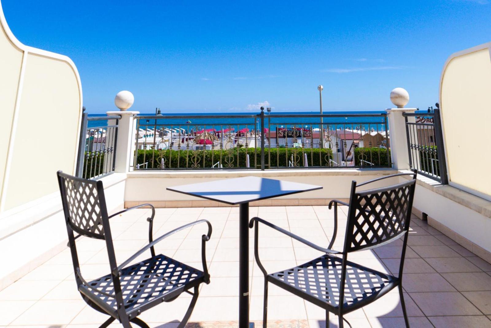 Hotel Soraya - Spiaggia Sawasdee Riccione Luaran gambar