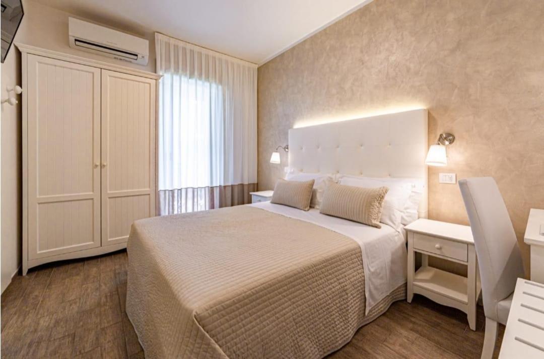 Hotel Soraya - Spiaggia Sawasdee Riccione Luaran gambar